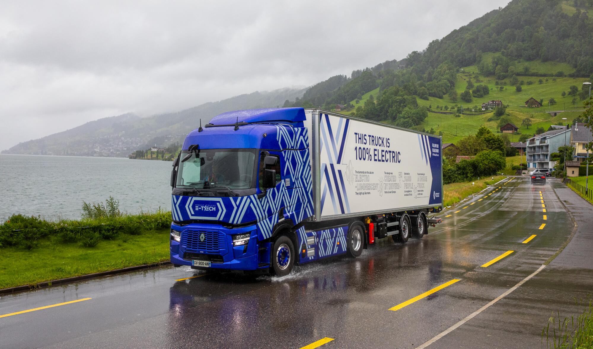 Renault Trucks E-Tech T Diamond Echo on Switzerland road