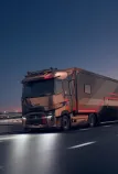 Renault Trucks T-High on the road by night