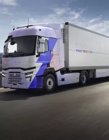 Renault Trucks T E-Tech on the highway
